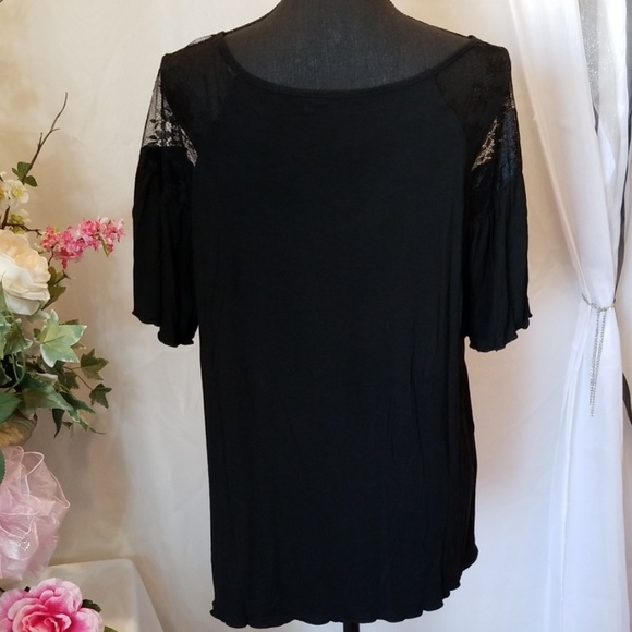 🔥LAST 1🔥Host Pick Plus Black Lace Shoulder Top - Picture 6 of 7